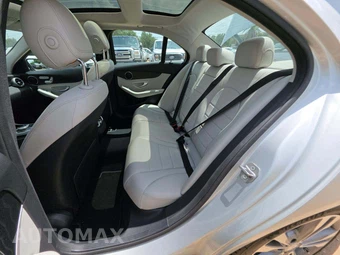 2017 Mercedes-Benz C 300 Sedan – miniatura 9