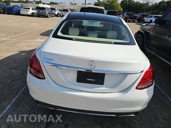 2017 Mercedes-Benz C 300 Sedan – miniatura 5