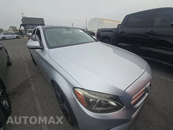 2017 Mercedes-Benz C 300 Sedan – miniatura 3