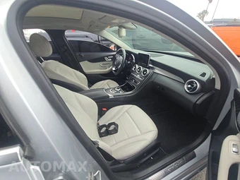 2017 Mercedes-Benz C 300 Sedan – miniatura 8