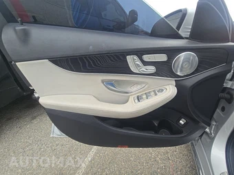2017 Mercedes-Benz C 300 Sedan – miniatura 9