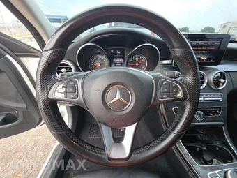 2017 Mercedes-Benz C 300 Sedan - miniatura 10