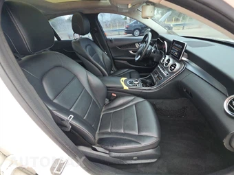 2017 Mercedes-Benz C 300 Sedan - miniatura 8