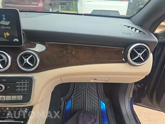 2017 Mercedes-Benz CLA 250 4MATIC – miniatura 16