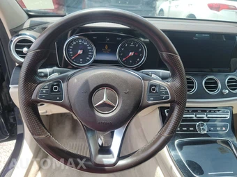 2017 Mercedes-Benz E 300 Luxury 4MATIC Sedan – miniatura 10