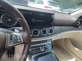 2017 Mercedes-Benz E 300 Luxury 4MATIC Sedan – miniatura 11