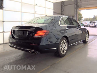 2017 Mercedes-Benz E 300 Luxury 4MATIC Sedan – miniatura 4