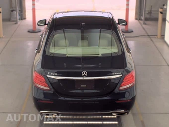 2017 Mercedes-Benz E 300 Luxury 4MATIC Sedan – miniatura 5