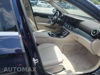 2017 Mercedes-Benz E 300 Luxury 4MATIC Sedan – miniatura 8