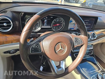 2017 Mercedes-Benz E 300 Luxury 4MATIC Sedan – miniatura 10