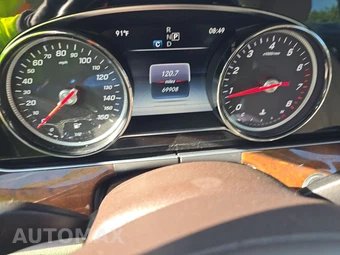 2017 Mercedes-Benz E 300 Luxury 4MATIC Sedan – miniatura 12