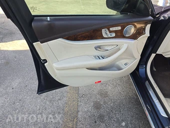 2017 Mercedes-Benz E 300 Luxury 4MATIC Sedan – miniatura 9