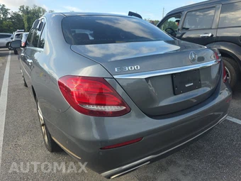 2017 Mercedes-Benz E 300 Luxury 4MATIC Sedan - miniatura 6