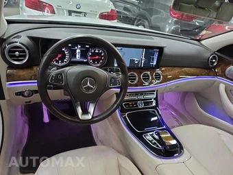 2017 Mercedes-Benz E 300 Luxury 4MATIC Sedan – miniatura 14