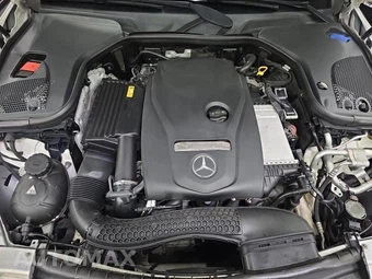 2017 Mercedes-Benz E 300 Luxury 4MATIC Sedan – miniatura 19