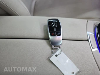 2017 Mercedes-Benz E 300 Luxury 4MATIC Sedan – miniatura 22