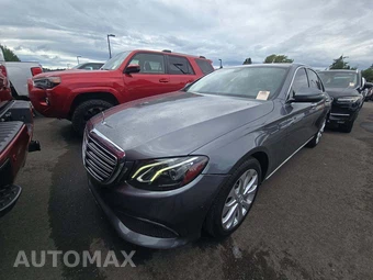 2017 Mercedes-Benz E 300 Luxury 4MATIC Sedan