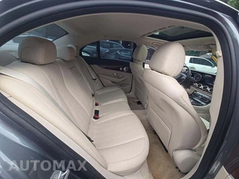 2017 Mercedes-Benz E 300 Luxury 4MATIC Sedan – miniatura 16