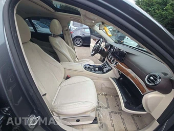 2017 Mercedes-Benz E 300 Luxury 4MATIC Sedan – miniatura 18