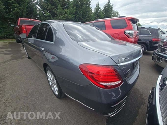 2017 Mercedes-Benz E 300 Luxury 4MATIC Sedan – miniatura 2