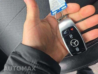 2017 Mercedes-Benz E 300 Luxury 4MATIC Sedan – miniatura 9