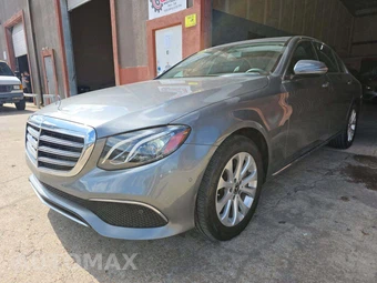 2017 Mercedes-Benz E 300 Luxury Sedan