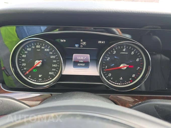 2017 Mercedes-Benz E 300 Luxury Sedan - miniatura 9