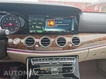 2017 Mercedes-Benz E 300 Luxury Sedan – miniatura 7