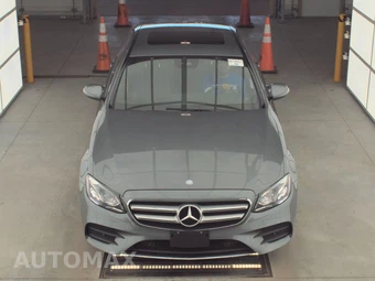 2017 Mercedes-Benz E 300 Sport 4MATIC Sedan - miniatura 2