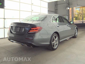 2017 Mercedes-Benz E 300 Sport 4MATIC Sedan - miniatura 4