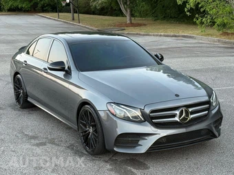 2017 Mercedes-Benz E 300 Sport 4MATIC Sedan - miniatura 2