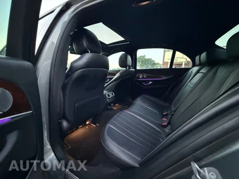 2017 Mercedes-Benz E 300 Sport 4MATIC Sedan - miniatura 7