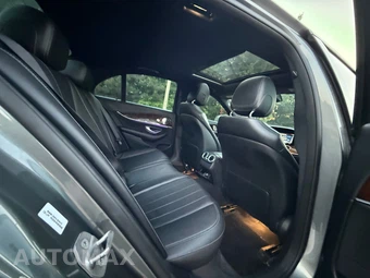2017 Mercedes-Benz E 300 Sport 4MATIC Sedan - miniatura 9