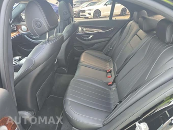 2017 Mercedes-Benz E 300 Sport 4MATIC Sedan - miniatura 10