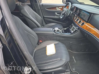 2017 Mercedes-Benz E 300 Sport 4MATIC Sedan - miniatura 15