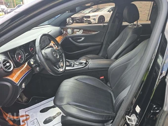 2017 Mercedes-Benz E 300 Sport 4MATIC Sedan - miniatura 3