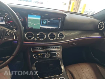 2017 Mercedes-Benz E 300 Sport 4MATIC Sedan – miniatura 11