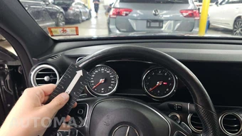 2017 Mercedes-Benz E 300 Sport 4MATIC Sedan – miniatura 35