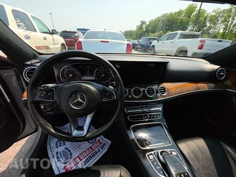 2017 Mercedes-Benz E 300 Sport 4MATIC Sedan - miniatura 11