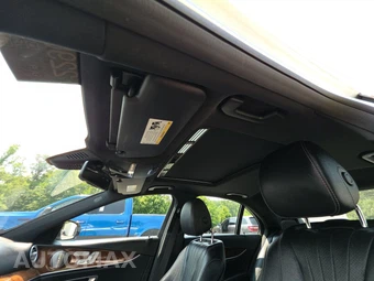 2017 Mercedes-Benz E 300 Sport 4MATIC Sedan - miniatura 17