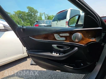 2017 Mercedes-Benz E 300 Sport 4MATIC Sedan - miniatura 9