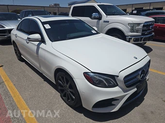 2017 Mercedes-Benz E 300 Sport 4MATIC Sedan – miniatura 3