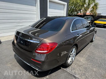 2017 Mercedes-Benz E 300 Sport 4MATIC Sedan - miniatura 10
