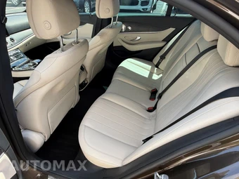 2017 Mercedes-Benz E 300 Sport 4MATIC Sedan - miniatura 15