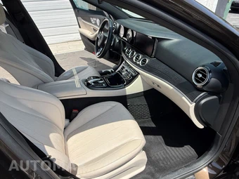 2017 Mercedes-Benz E 300 Sport 4MATIC Sedan - miniatura 19