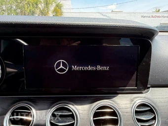2017 Mercedes-Benz E 300 Sport 4MATIC Sedan - miniatura 30