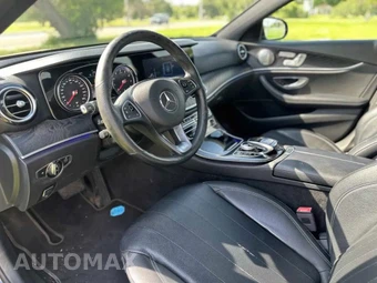 2017 Mercedes-Benz E 300 Sport 4MATIC Sedan - miniatura 10
