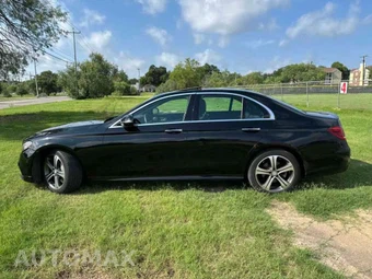 2017 Mercedes-Benz E 300 Sport 4MATIC Sedan - miniatura 8
