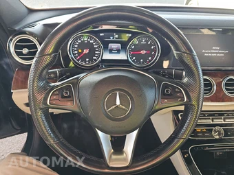 2017 Mercedes-Benz E 300 Sport 4MATIC Sedan – miniatura 10