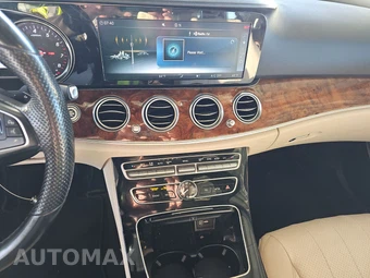 2017 Mercedes-Benz E 300 Sport 4MATIC Sedan – miniatura 11